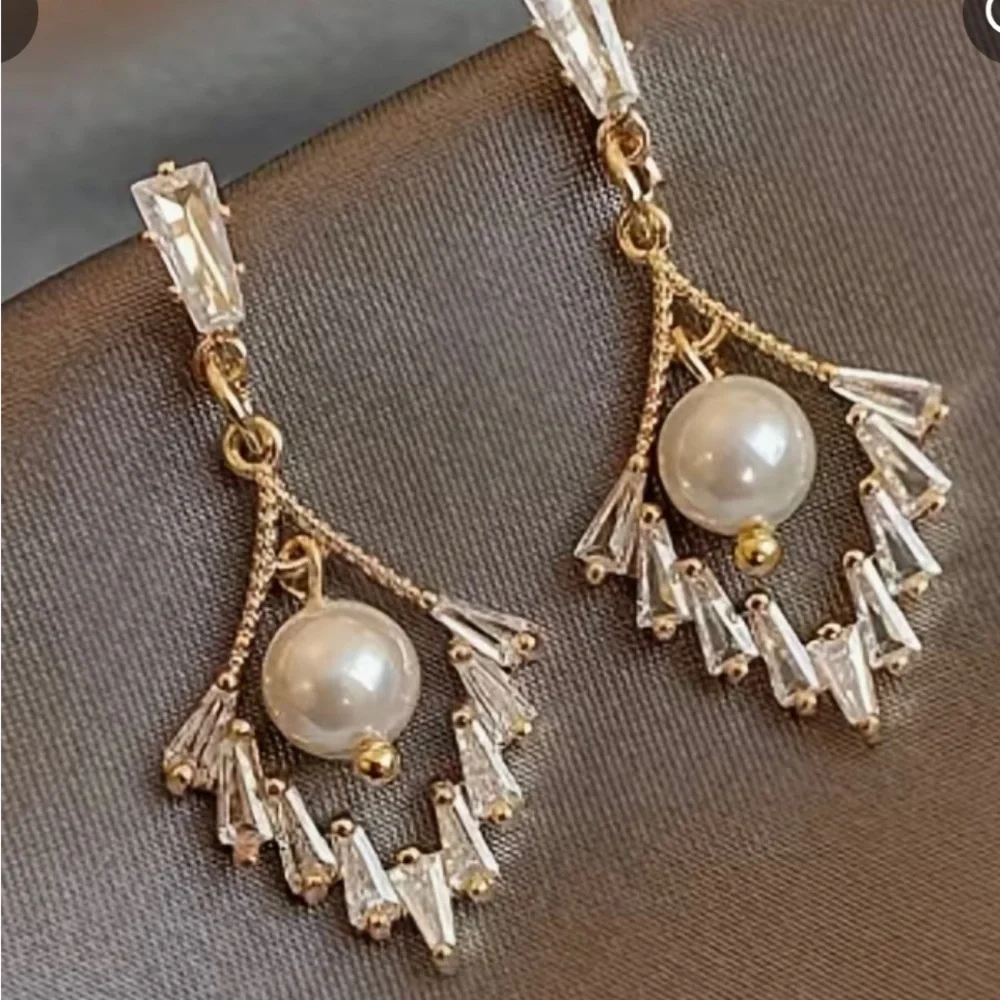 18K gold-plated faux pearl earrings - Picture 2 of 4